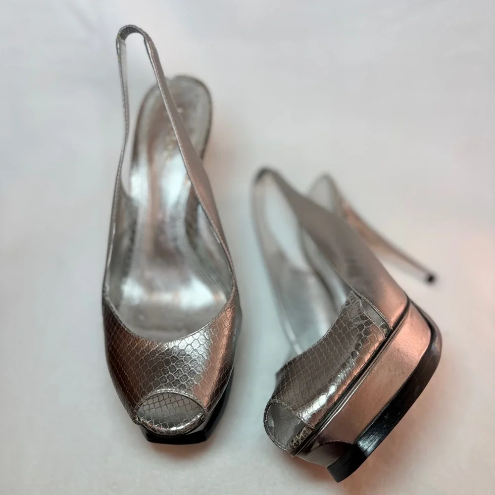 Bebe Silver Metallic Snakeskin Platform Peep Toe Slingback Stiletto Heels 8B